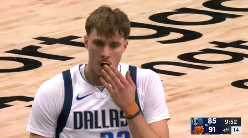 官方网站-弗拉格抱怨裁判未吹哨：防守球员狠狠地打中了我的嘴巴