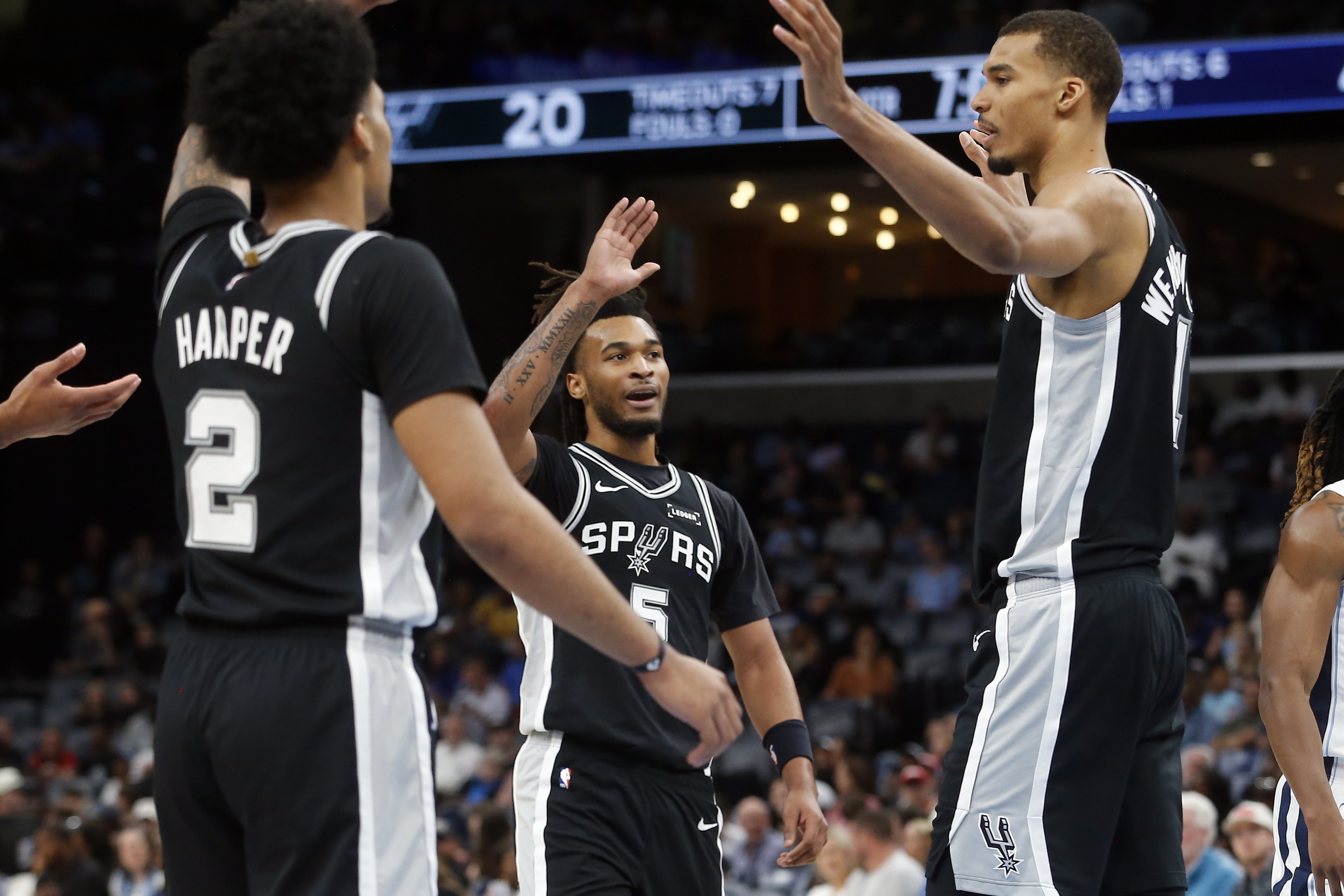 官方网站-文班缺席11胜5负!马刺咋做到的 坐拥MVP候选仍打出极致团队篮球